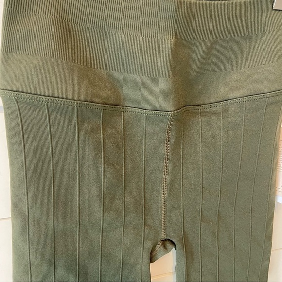 NWTs Spiritual Gangster | Women’s Green Amara Wide Rim Knit Bicycle Shorts S/XS - Picture 10 of 14